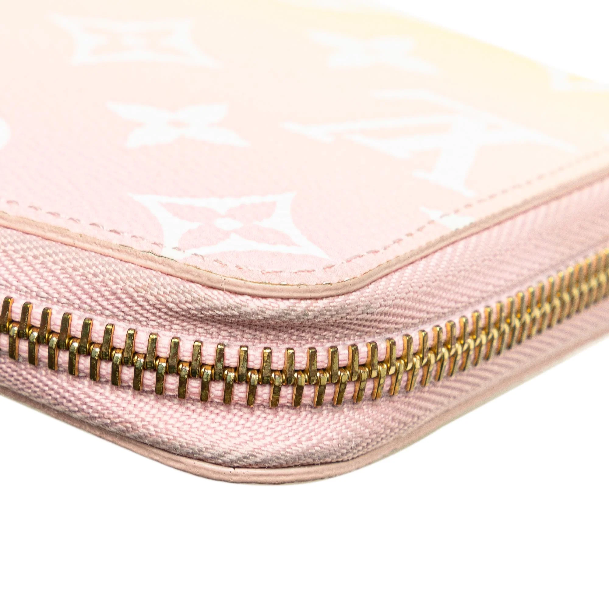 Louis Vuitton Monogram Giant By The Pool Zippy Wallet - Image 10